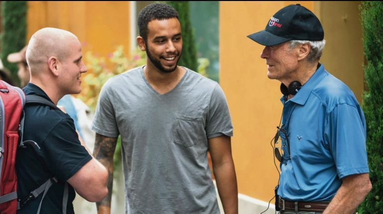 Clint Eastwood junto a dos de los protagonistas y héroes reales de '15:17 Tren a París'