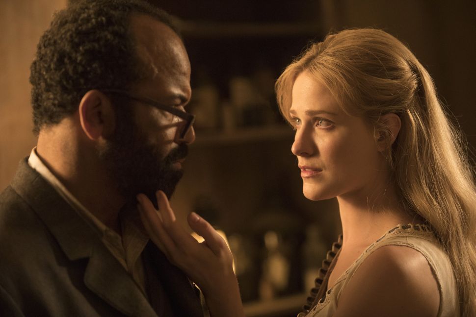 Bernard y Dolores, protagonistas de'Westworld'