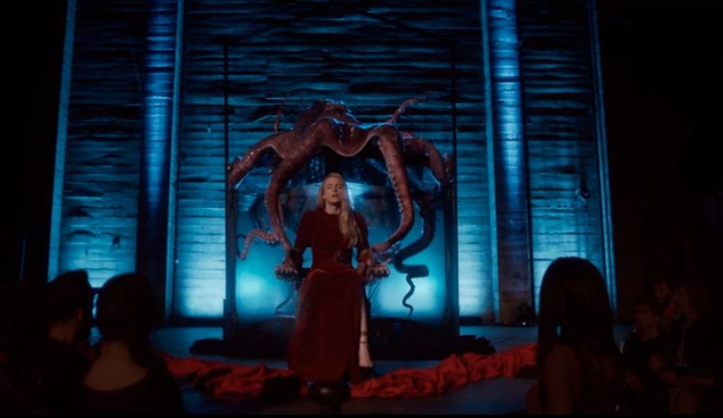 OA en la escena con el pulpo