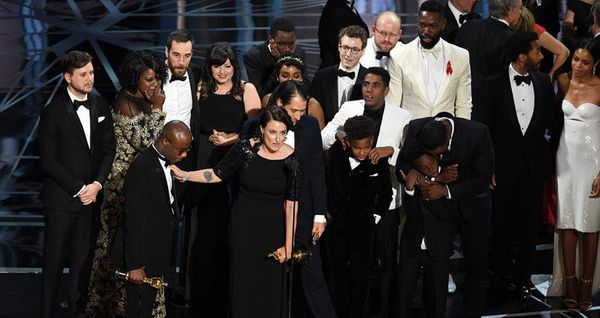 Moonlight-se-lleva-el-Oscar-a-la-mejor-pelicula_landscape