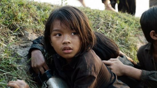 crítica se lo llevaron recuerdos de una niña de camboya